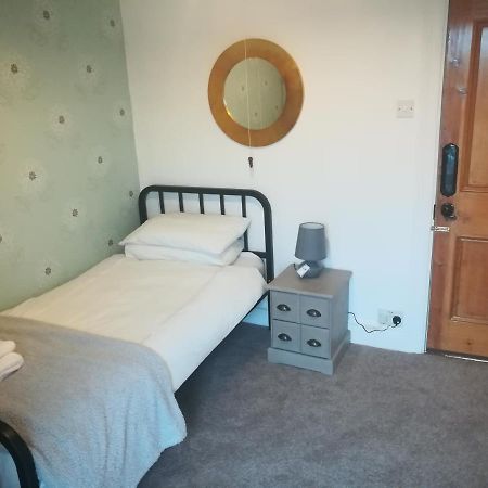 Y Garreg Wen Bed and Breakfast Llanybyther Buitenkant foto