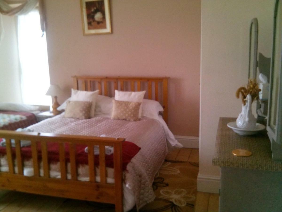 Y Garreg Wen Bed and Breakfast Llanybyther Buitenkant foto