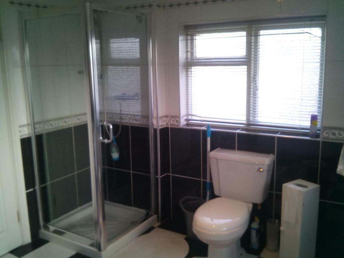 Y Garreg Wen Bed and Breakfast Llanybyther Buitenkant foto